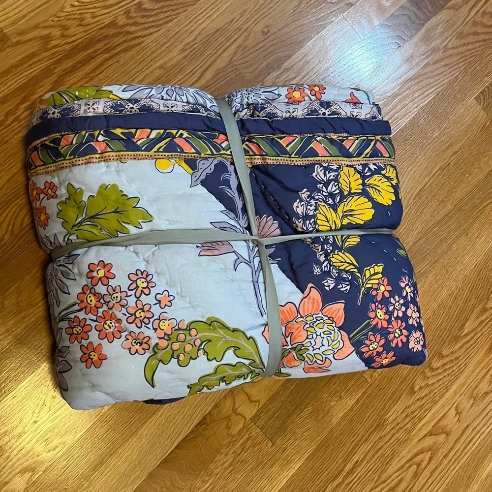 Anthropologie Carmen Cotton Handcrafted Floral Quilt Size Twin NWT